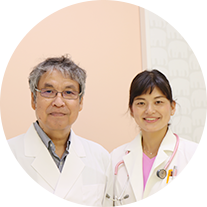 2人の医師が診療